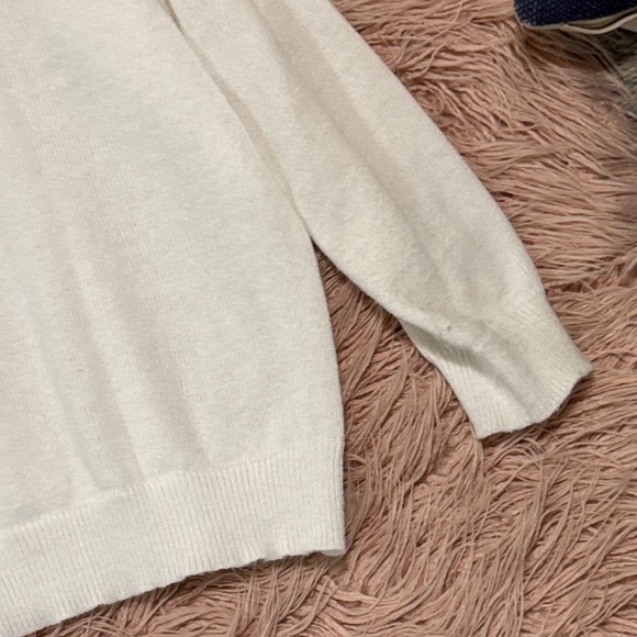 Chic White and Pink XOXO Women's Sweatshirt - Picture 9 of 13